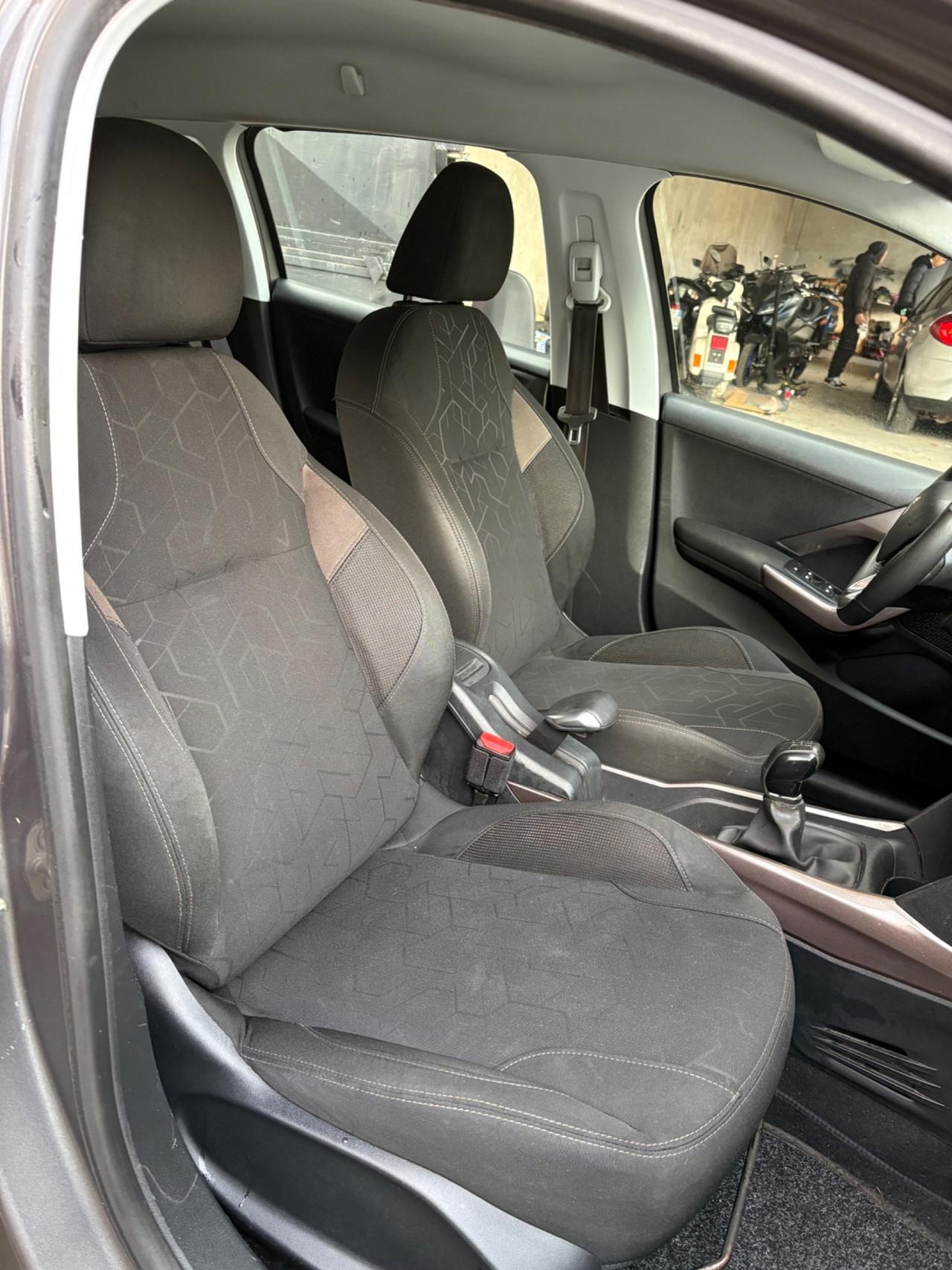 Peugeot 2008 1.6 HDi 92 CV magnifica