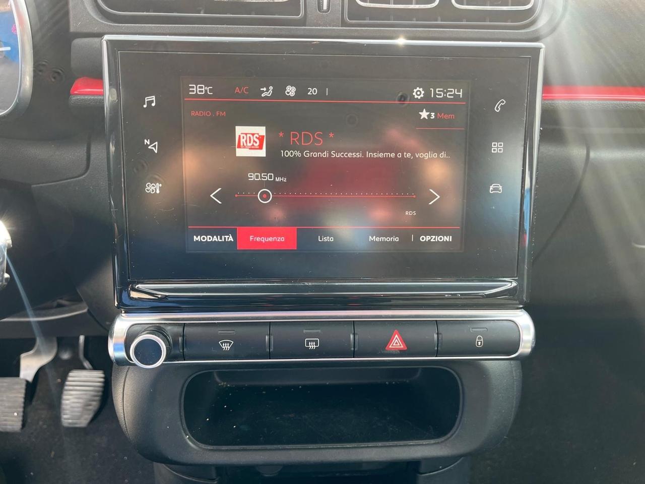 Citroen c3 3 serie SHINE -1.2 benz -82cv- 2017