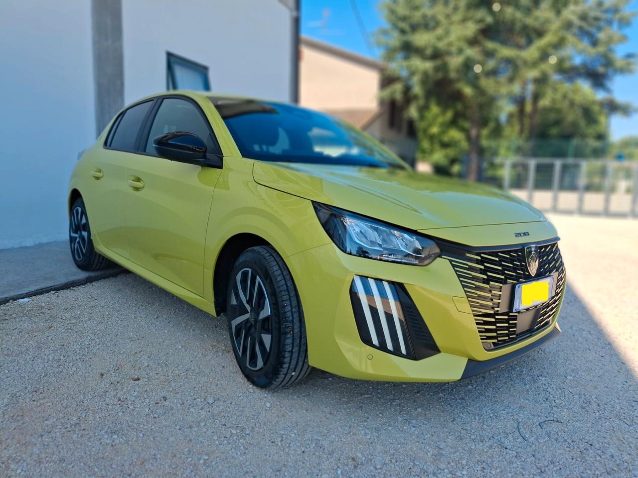 Peugeot 208 Hybrid 110 e-DCS6 Business