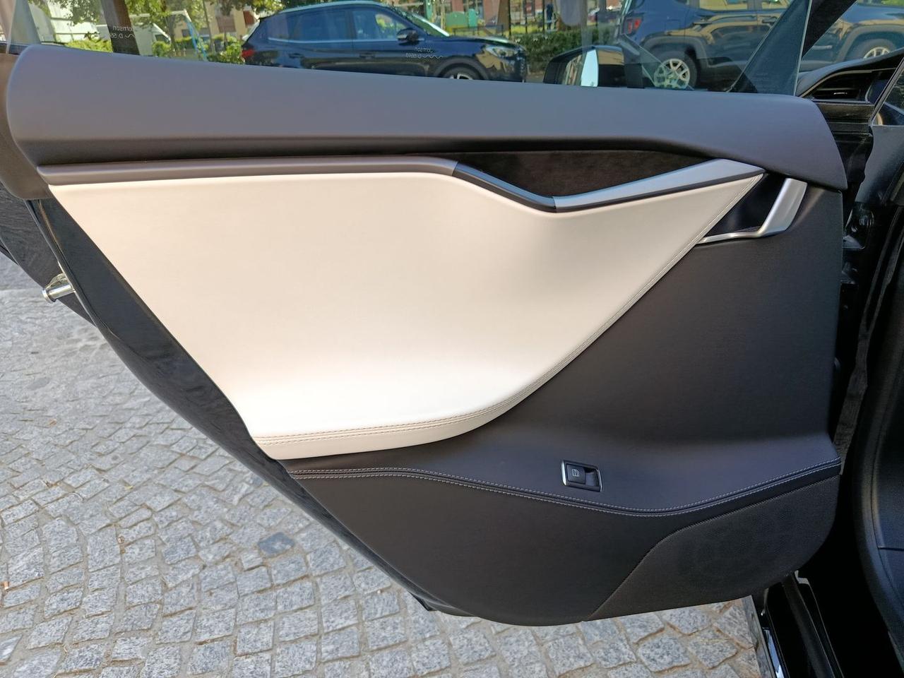Tesla Model S 60d #6106