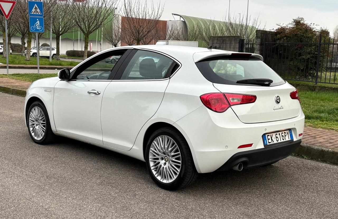 Alfa Romeo Giulietta 1.6 JTDm-2 105 CV Distinctive