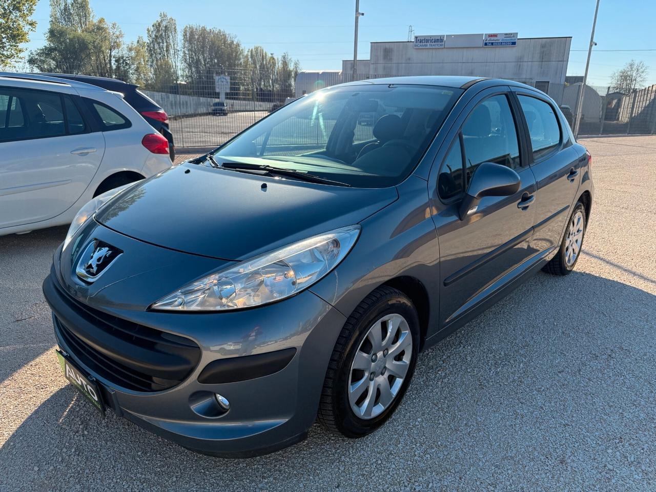 Peugeot 207 1.4 8V 75CV 5p. X Line ECO GPL