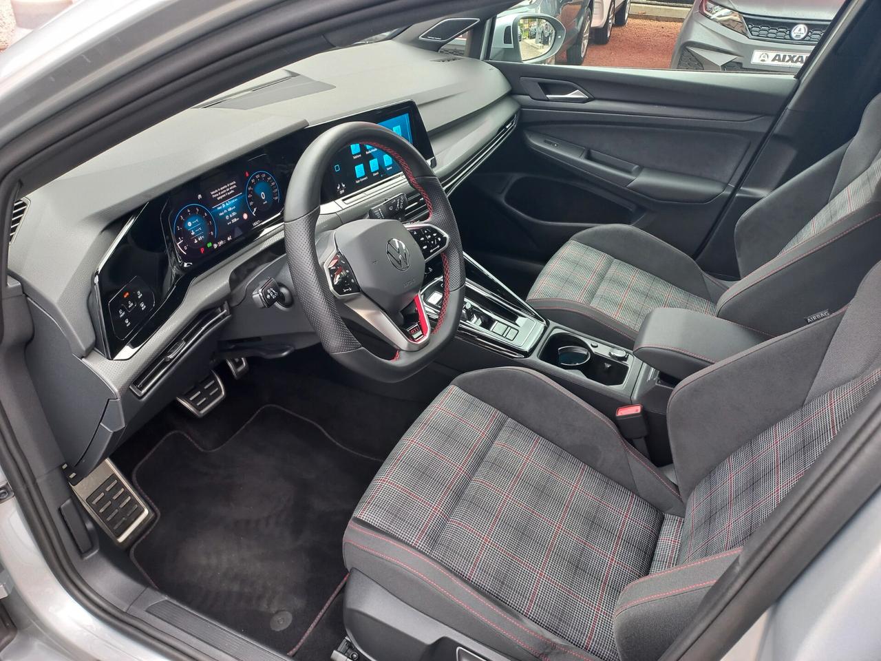 Volkswagen Golf GTI 2.0 TSI DSG
