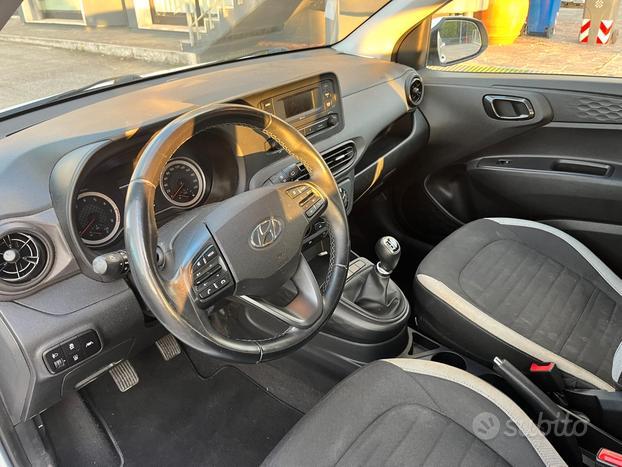 HYUNDAI i10 3ª serie - 2021