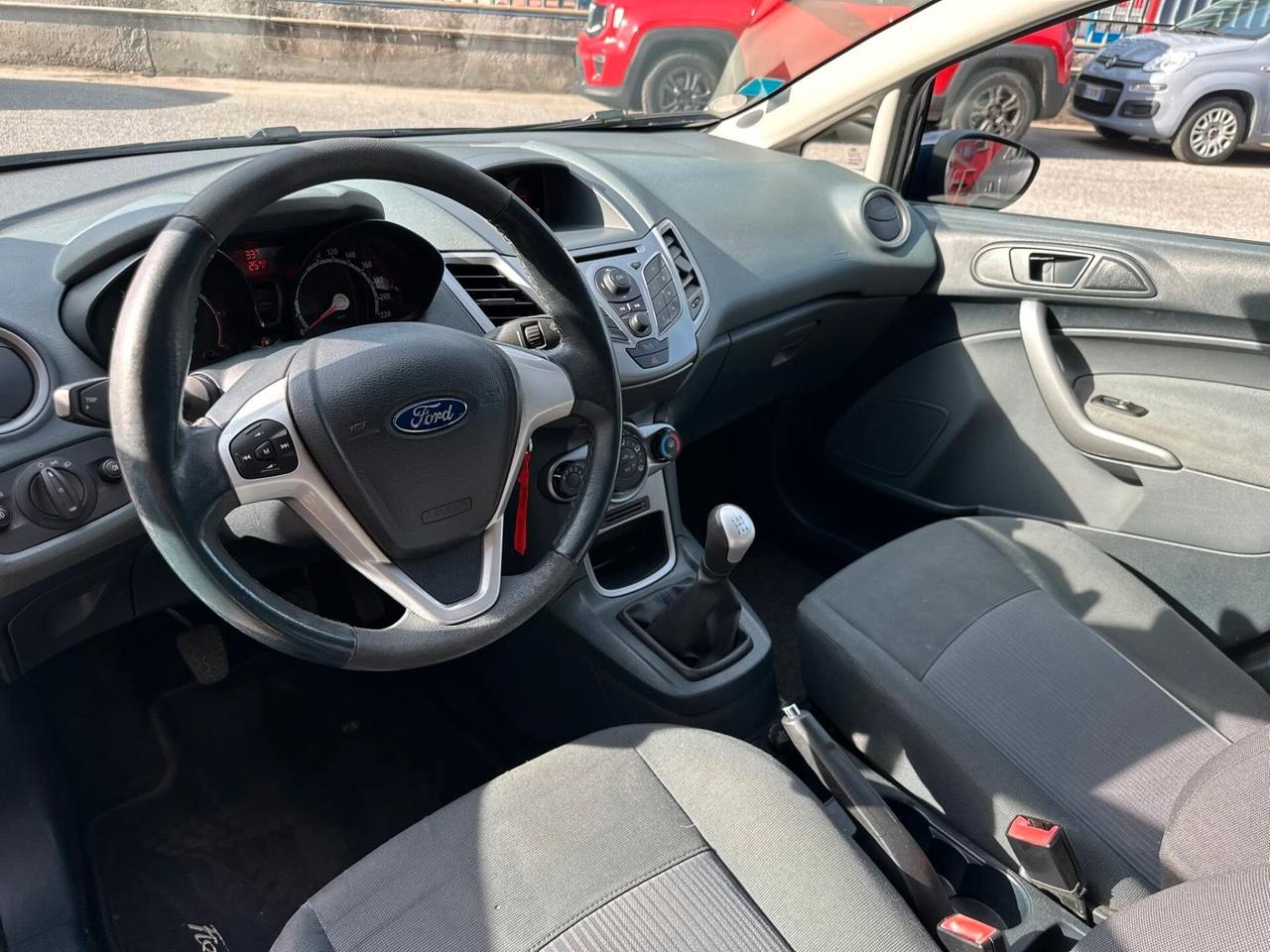 Ford Fiesta 1.4 TDCi 70CV 5 porte Titanium neopatentati