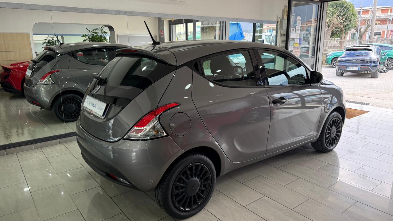 Lancia Ypsilon 1.2 69 CV 5 porte GPL