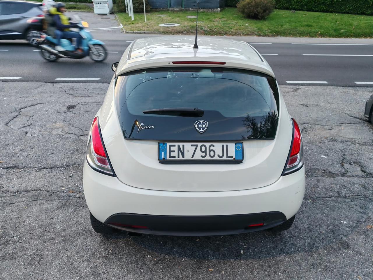 Lancia Ypsilon 1.2 69 CV 5 porte GPL Ecochic Silver