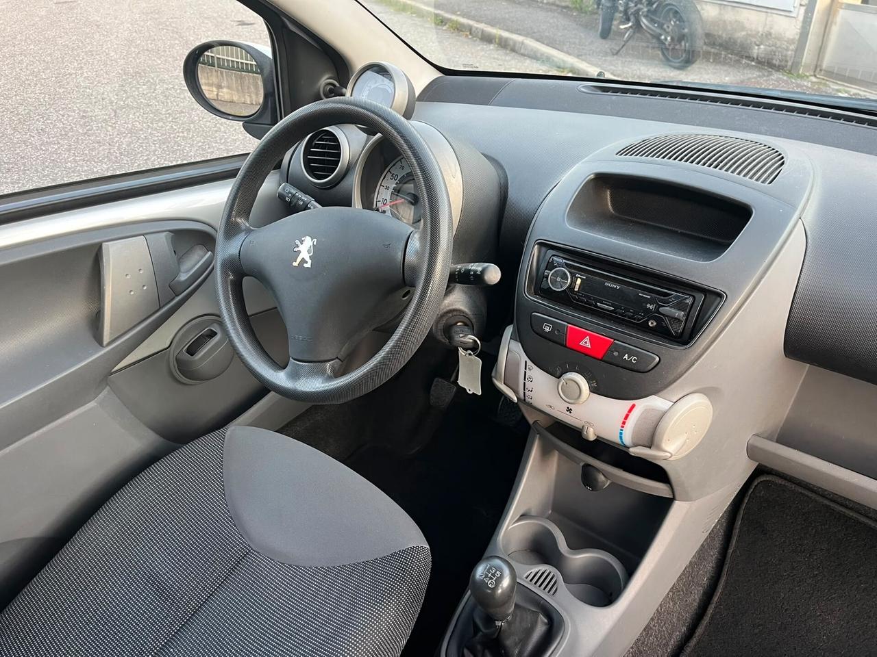 Peugeot 107 1.0 68CV 3p. SOLO 49.000 KM !!!