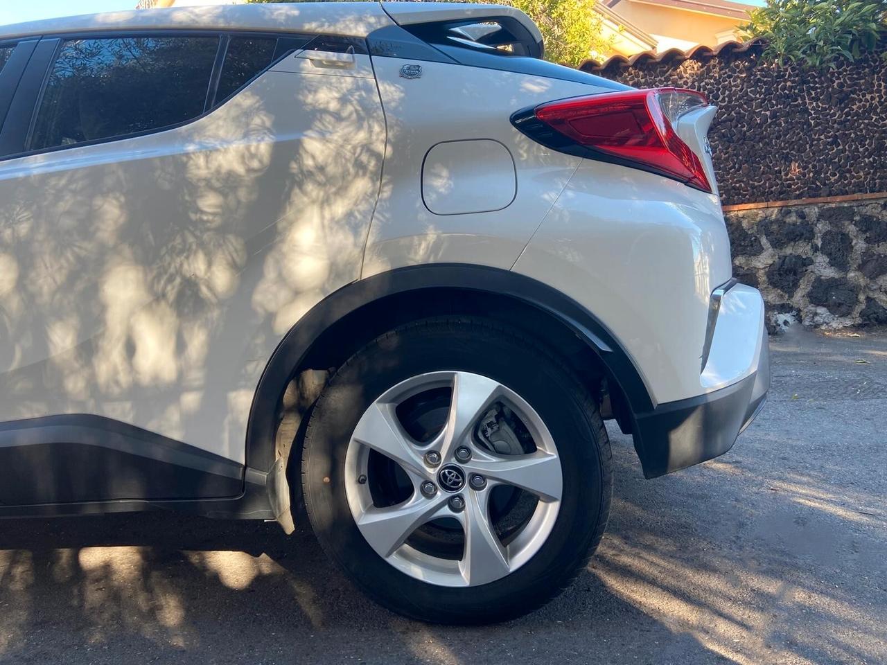 Toyota C-HR 1.8 Hybrid E-CVT Active