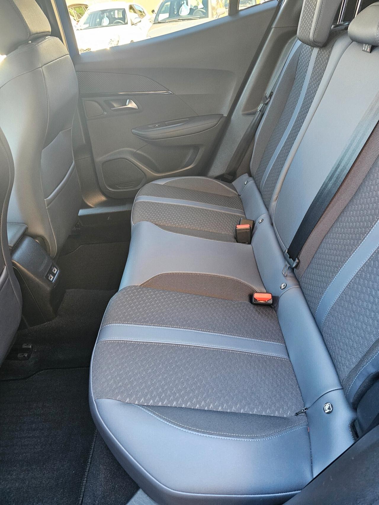 Peugeot 2008 PureTech 100 S&S Allure