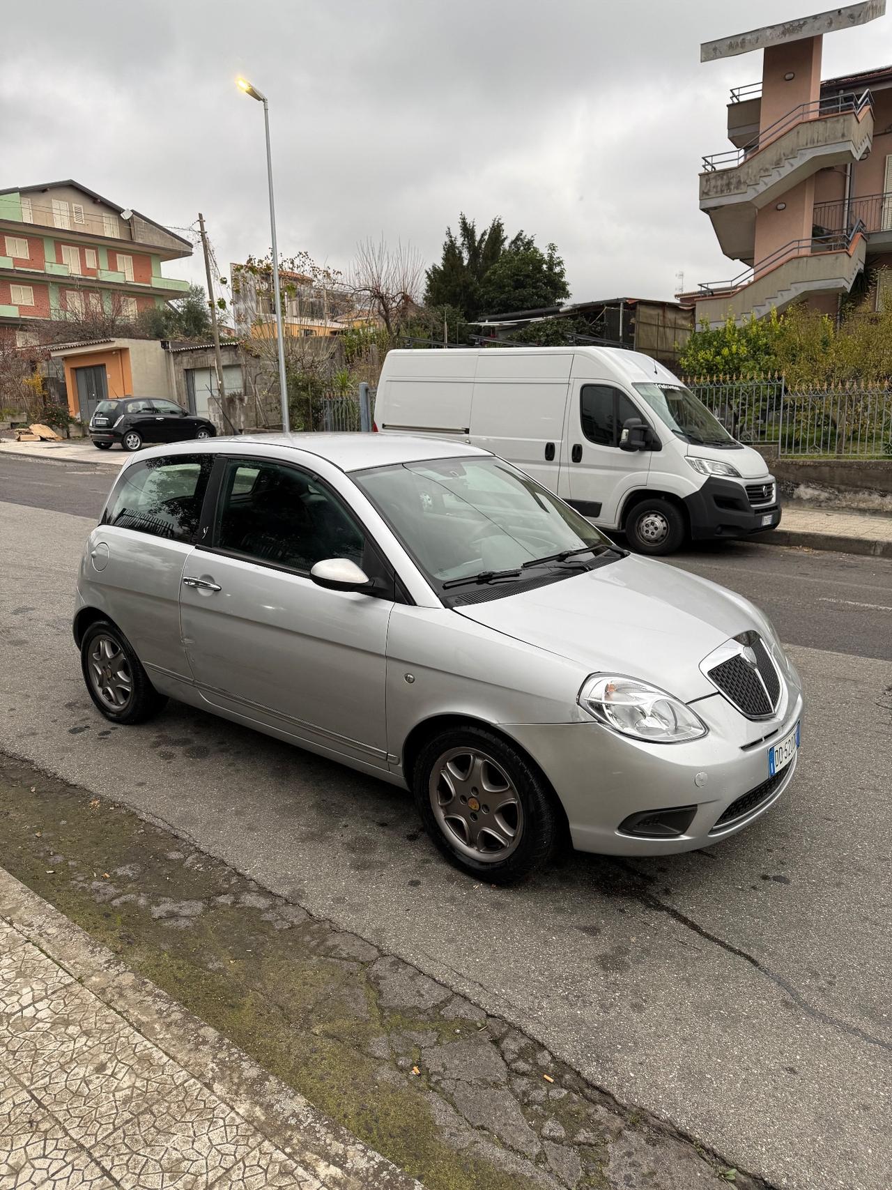 Lancia Ypsilon 1.2 benzina