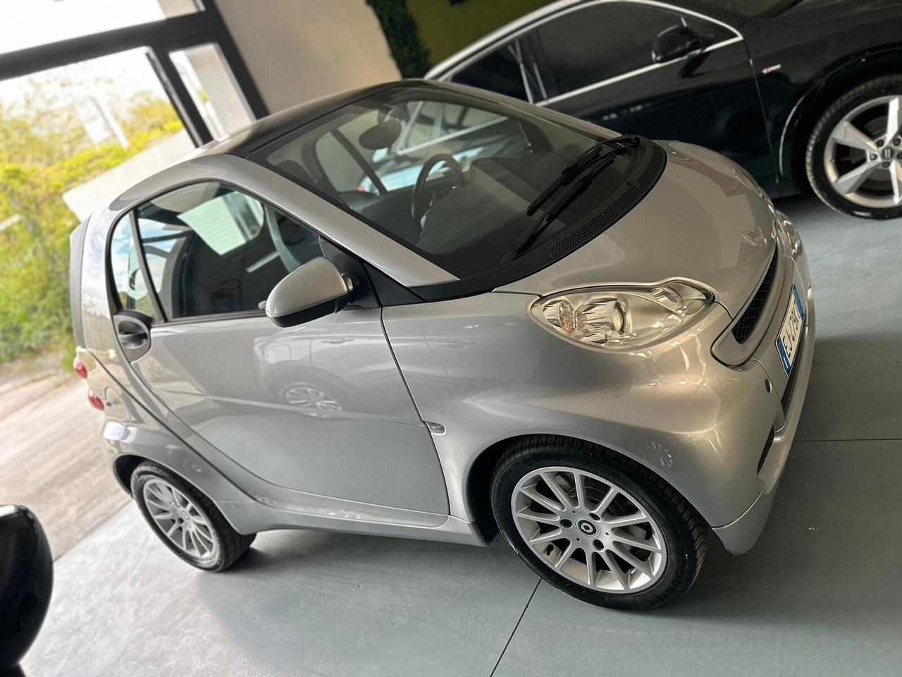 Smart ForTwo 1000 52 kW MHD coupé passion