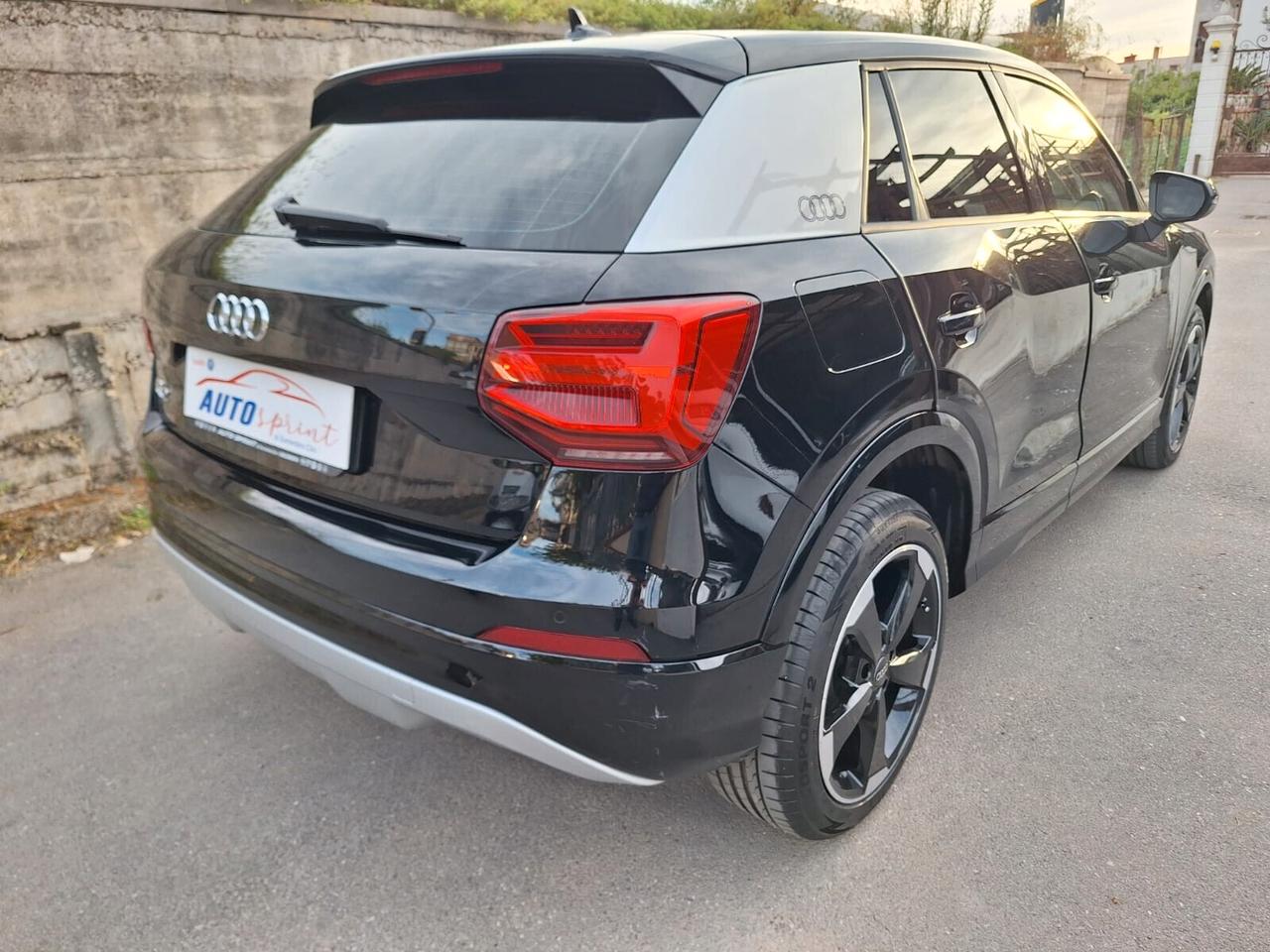 Audi Q2 30 TDI S tronic Identity Black