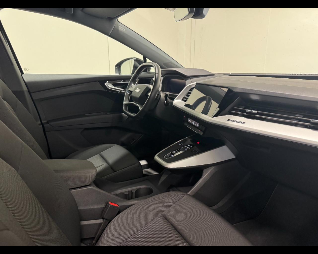 AUDI Q4 SPORTBACK 40 E-TRON BUSINESS ADVACNED