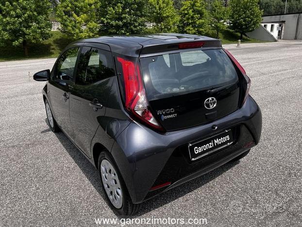 Toyota Aygo Connect 1.0 VVT-i 72 CV 5 porte x...