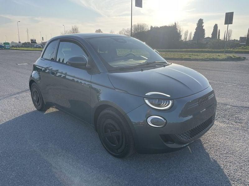 FIAT 500 Giorgio Armani Collector's Edition