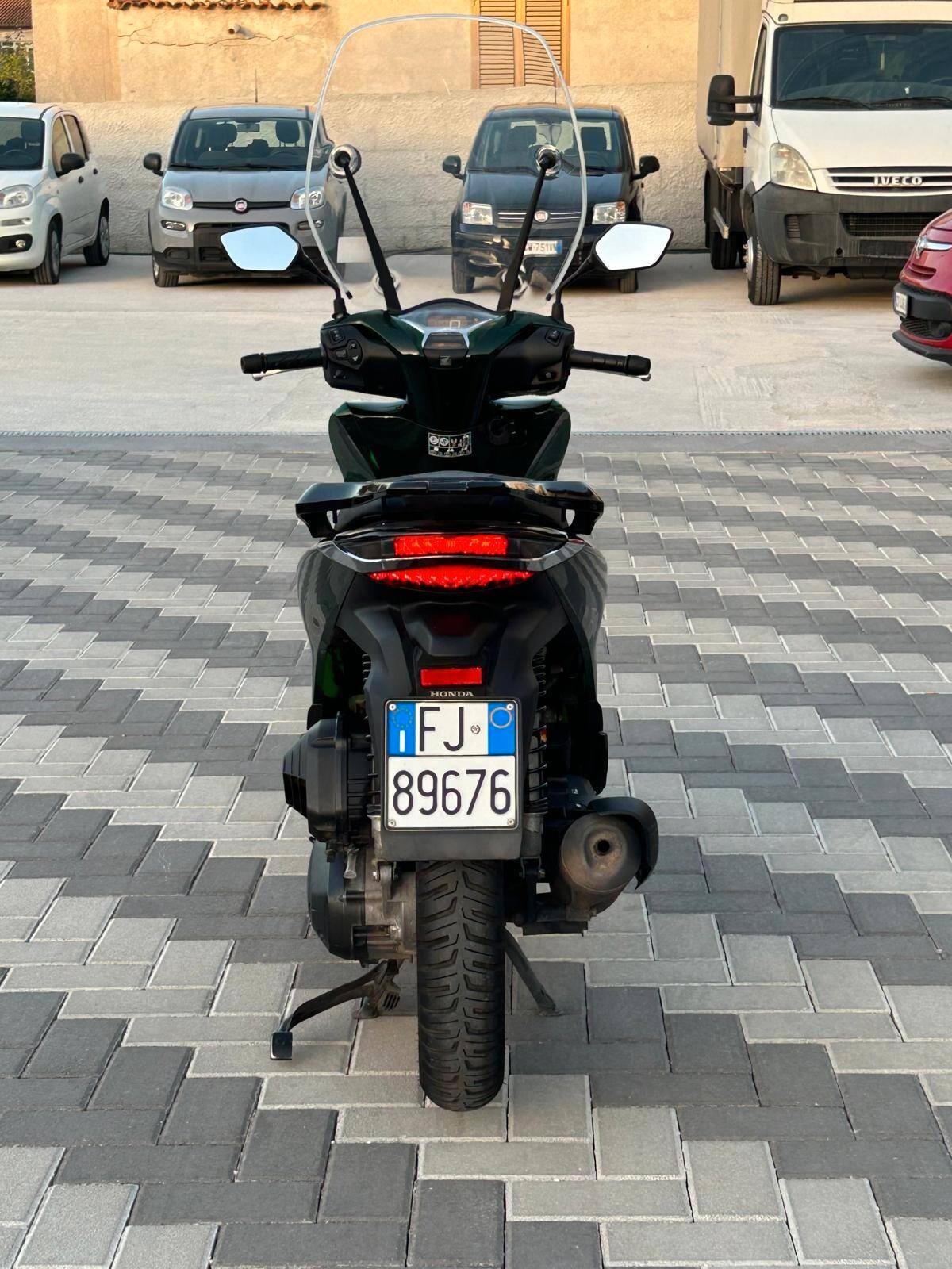 Honda SH 125 SPORT