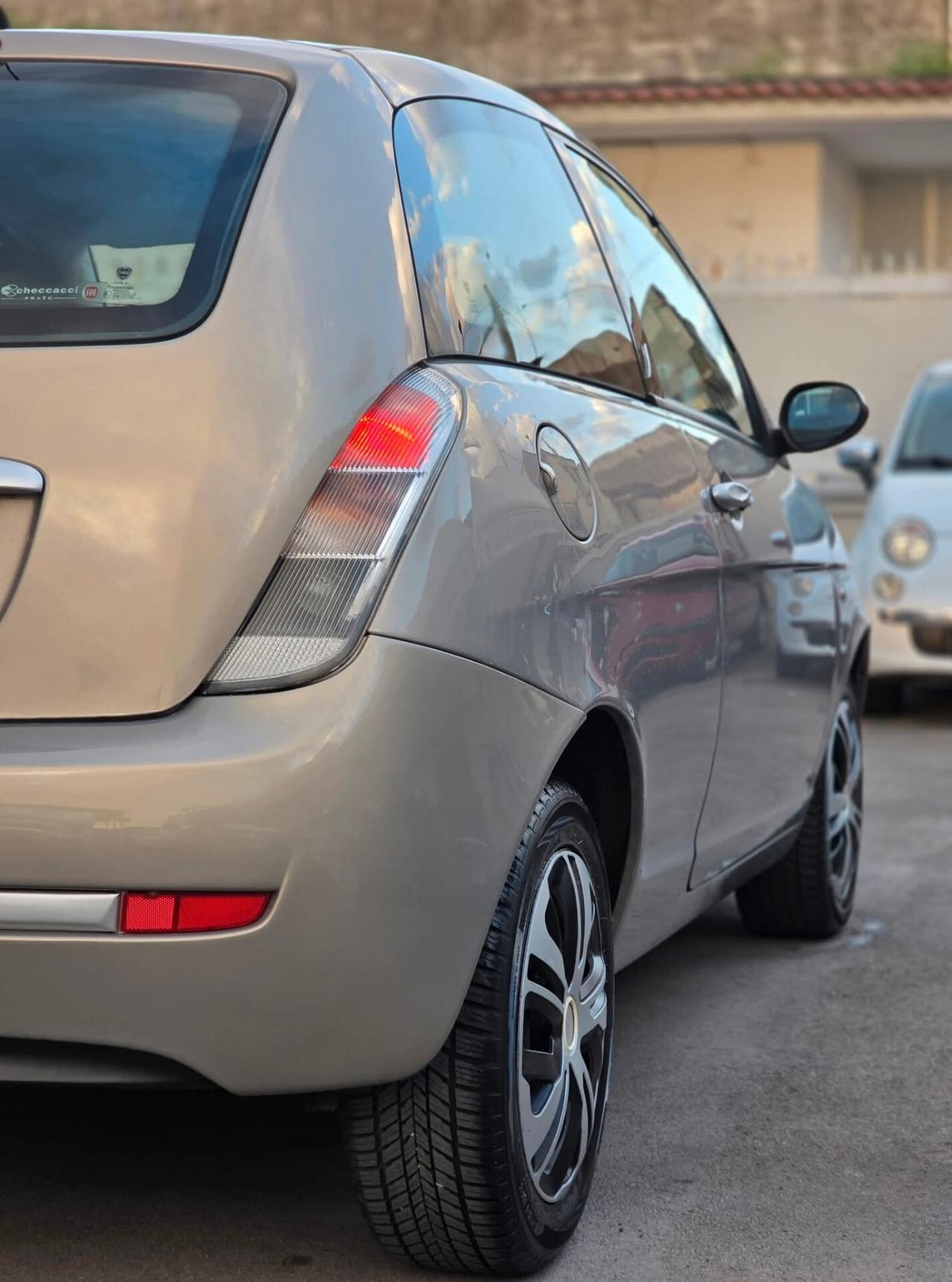 Lancia Ypsilon 1.2 Argento