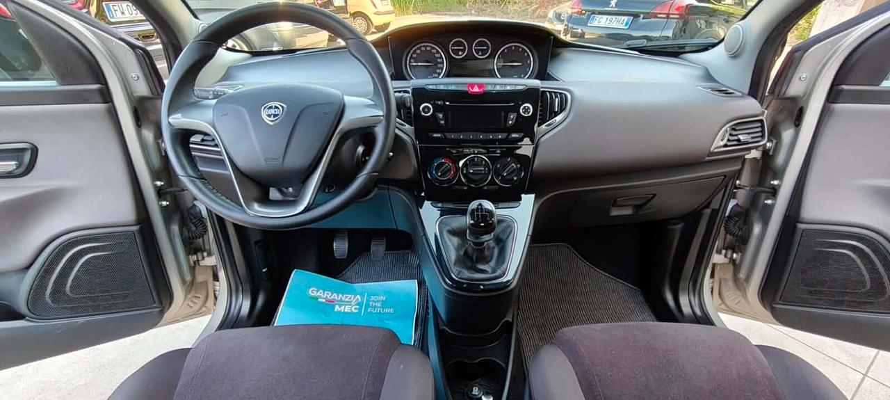 Lancia Ypsilon 1.2 69 CV 5 porte S&S Gold