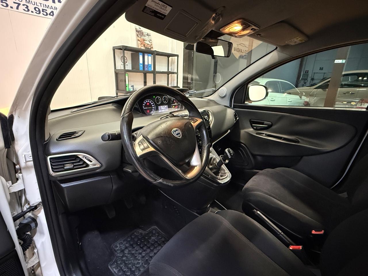 Lancia Ypsilon 0.9 TwinAir 85 CV 5 porte Metano Ecochic Gold