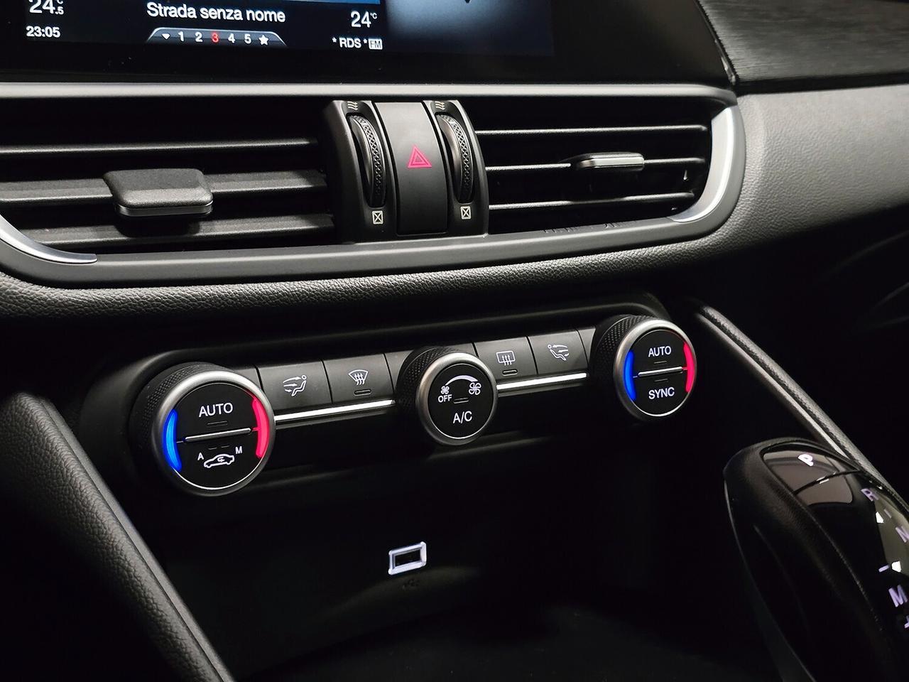 Alfa Romeo Giulia 2.2 T BUSINESS 190CV ROSSO ALFA_FATTURE_CARBONIO