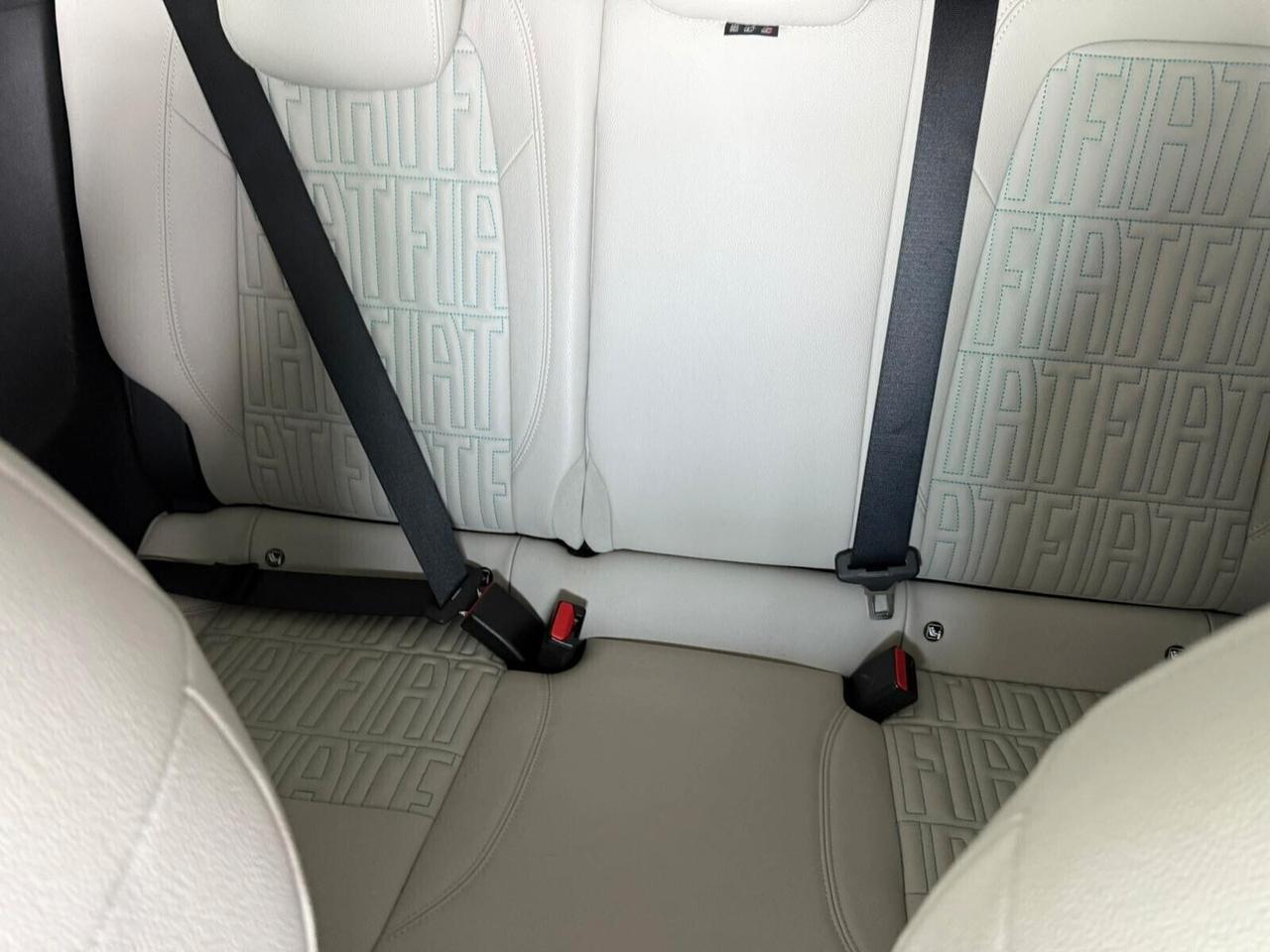Fiat 600 Hybrid 100 CV DCT MHEV La Prima