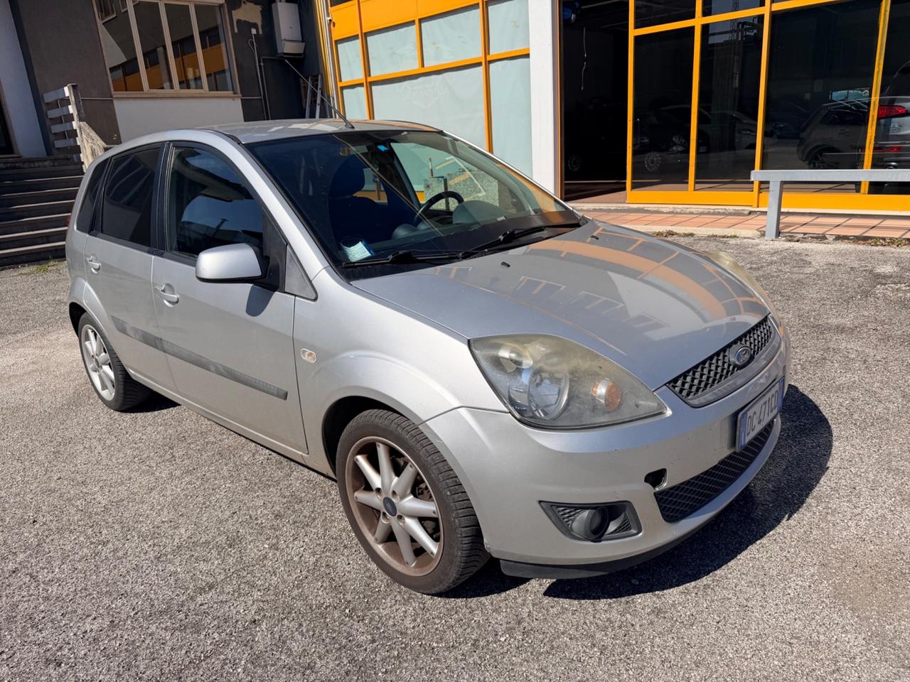 Ford Fiesta 1.4 TDCi 75cv Neopatentati