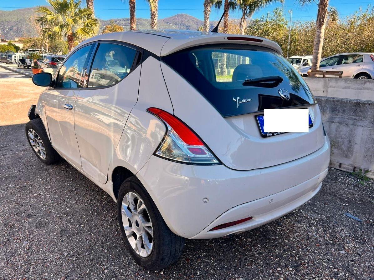 Lancia Ypsilon 0.9 TwinAir 85 CV 5 porte Metano Ecochic Gold