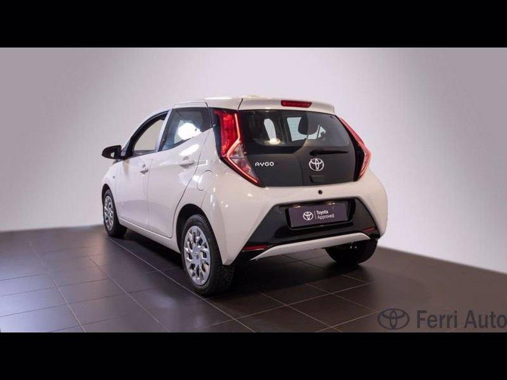 TOYOTA Aygo 5p 1.0 x-play 72cv del 2021