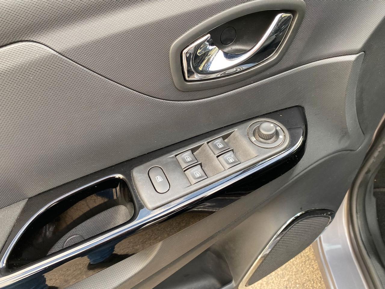 Renault Captur 1.5 dCi 90cv full opt nuova 2014