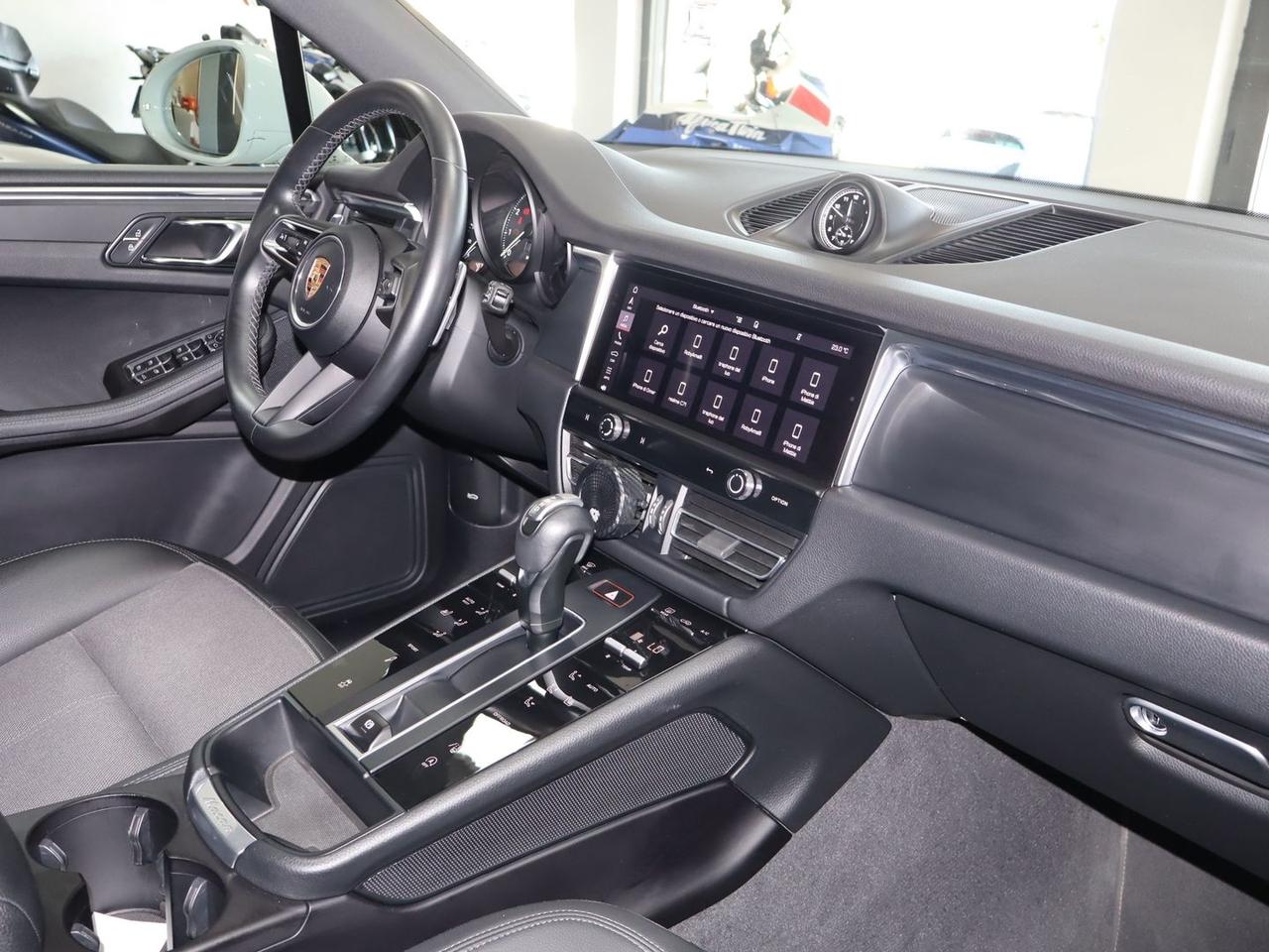 Porsche Macan 2.0 #11597