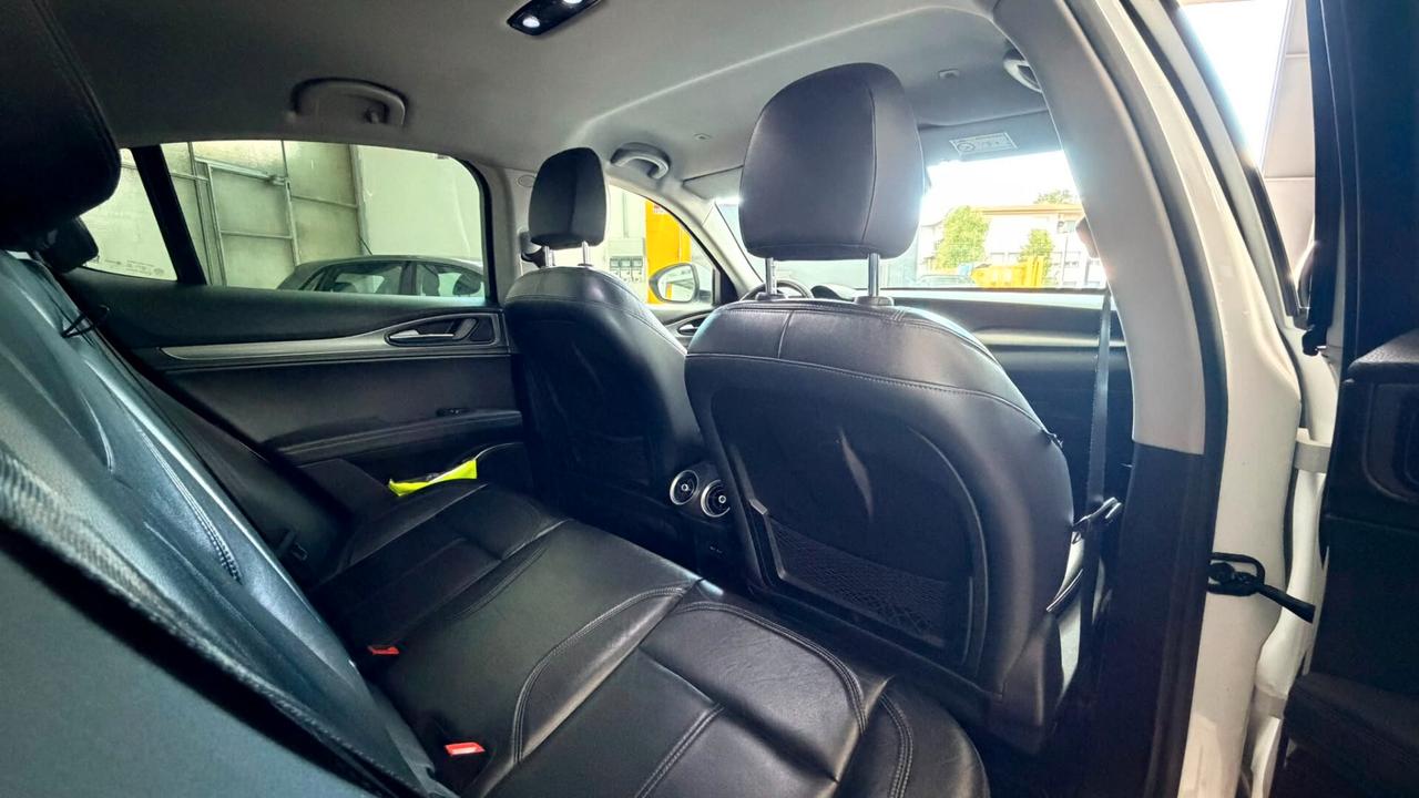 Alfa Romeo Stelvio 2.2 Turbodiesel 210 CV AT8 Q4 Executive