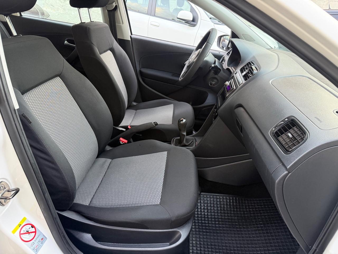 Volkswagen Polo 1.2diesel - 2012
