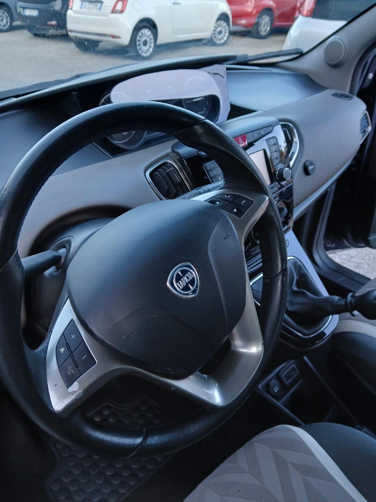 Lancia Ypsilon 1.2 69 CV 5 porte GPL Ecochic Gold