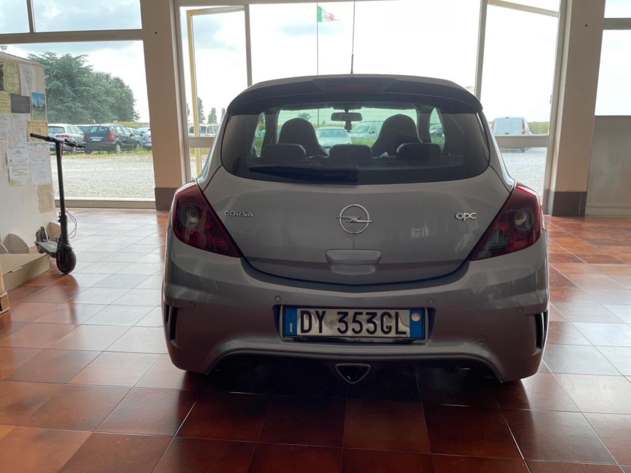 Opel Corsa 1.6 T 192CV 3 porte OPC