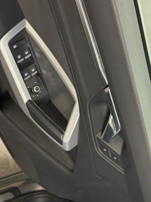 AUDI Q3 35 TDI quattro Business