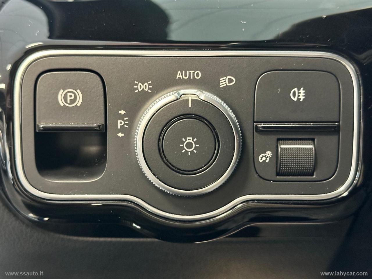 MERCEDES-BENZ A 180 d Automatic Premium