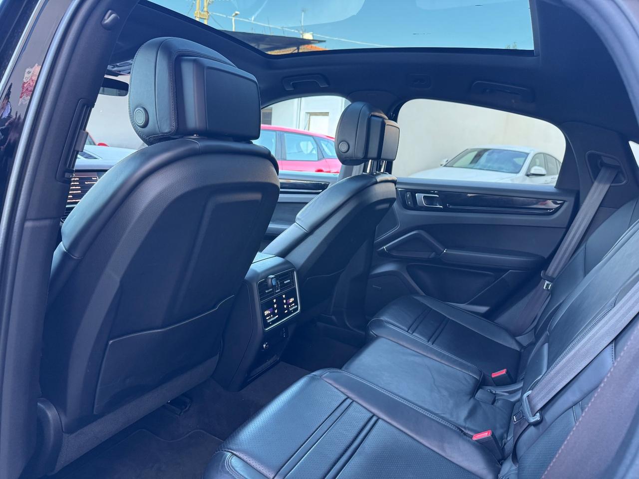 Porsche Cayenne 3.0 V6 Platinum Edition