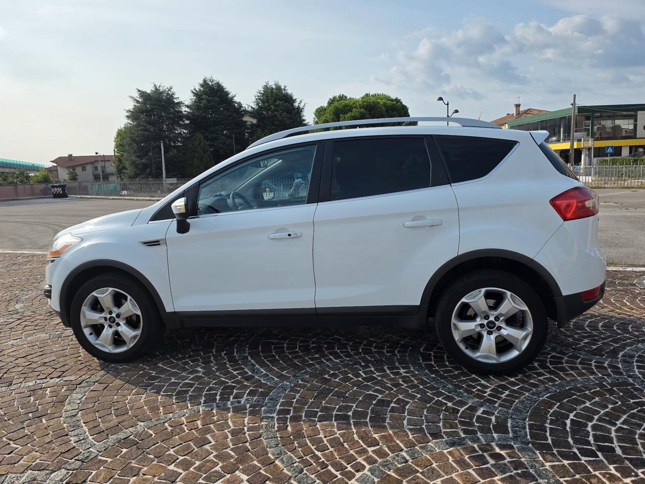 Ford Kuga 2.0 TDCi 136 CV 4WD Titanium DPF