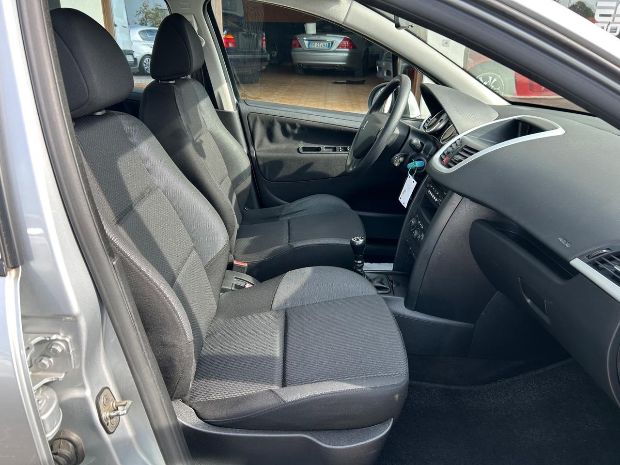 Peugeot 207 - 2011 1.4 8V 75CV 89.000 KM