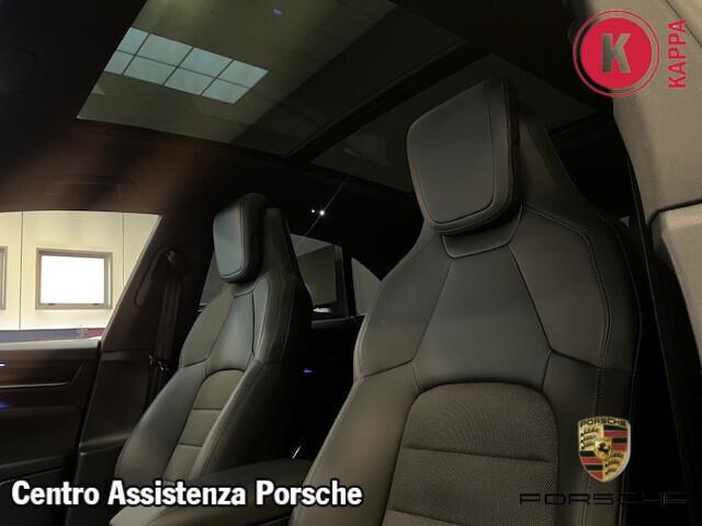 Porsche Macan EV