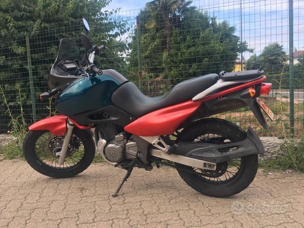 Suzuki XF Freewind 650 del 1997 compreso trapasso-tagliando-garanzia