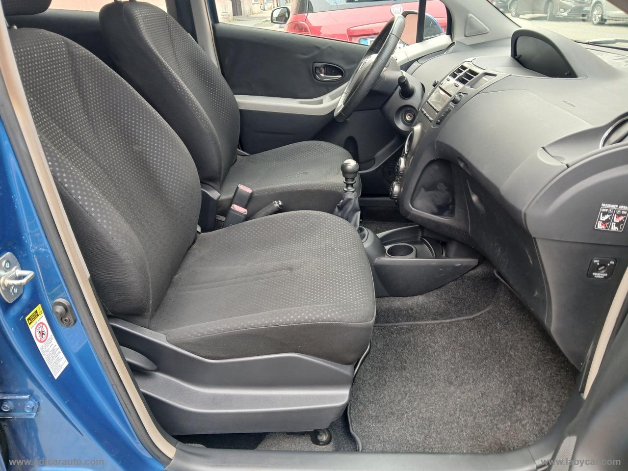 TOYOTA Yaris 1.3 5p. Sol