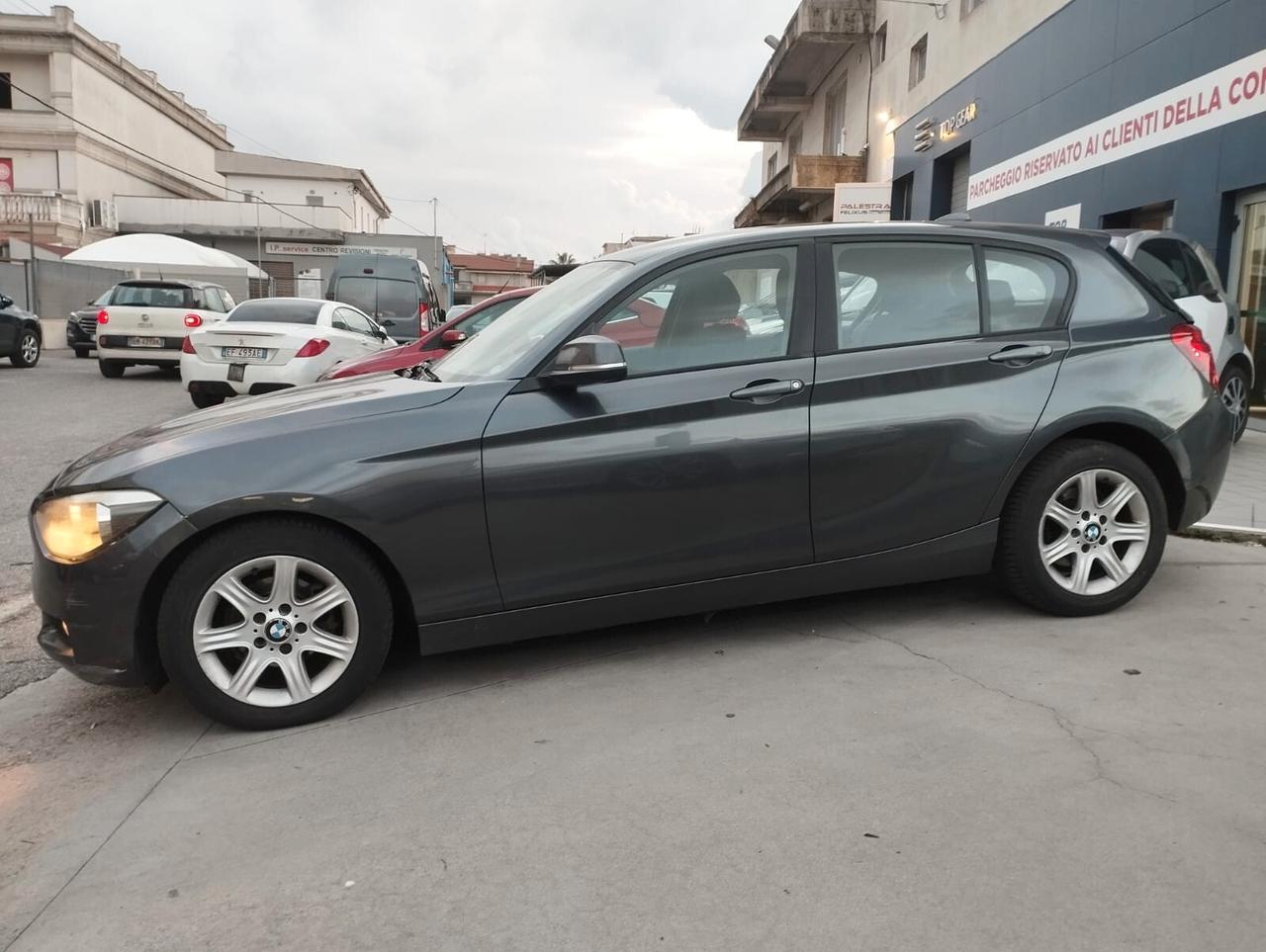 Bmw Serie 1 116d 5p. Unique