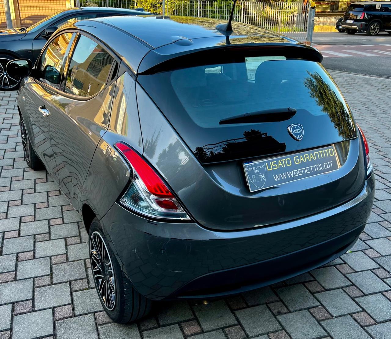 Lancia Ypsilon 1.0 FireFly 5 porte S&S Hybrid Oro