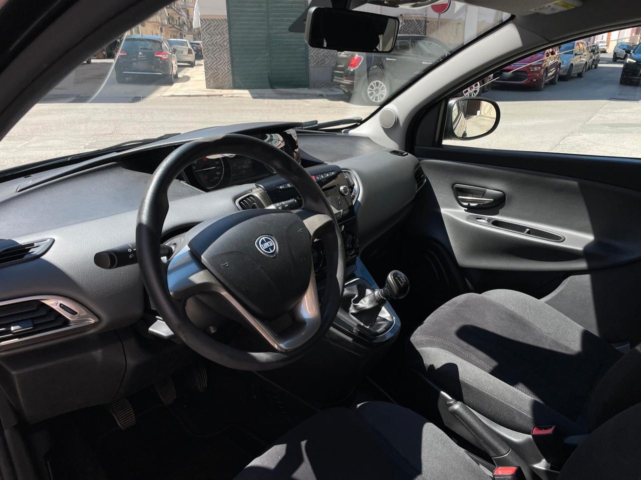 Lancia Ypsilon 1.3 MJT 16V 95CV 5P S&S SILVER