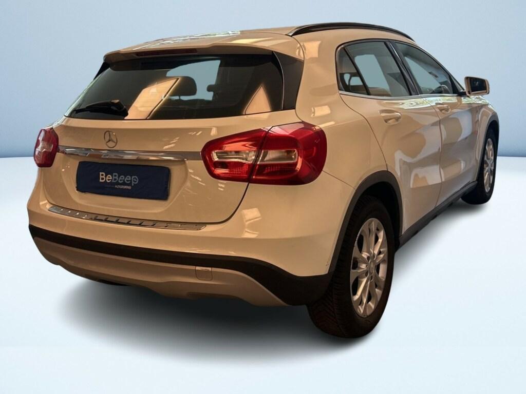 Mercedes GLA 180 180 Business 7G-DCT
