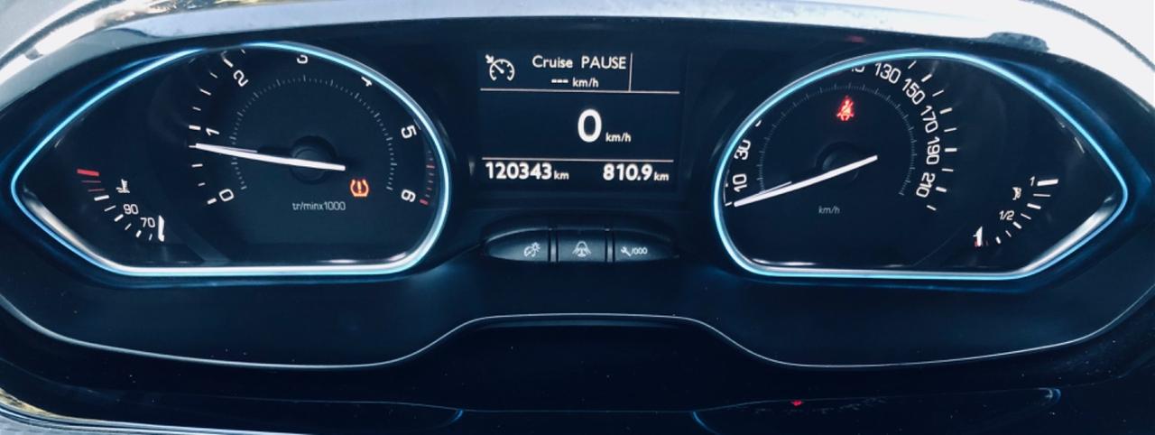 Peugeot 2008 1.6 e-HDi 115 CV Stop&Start Allure