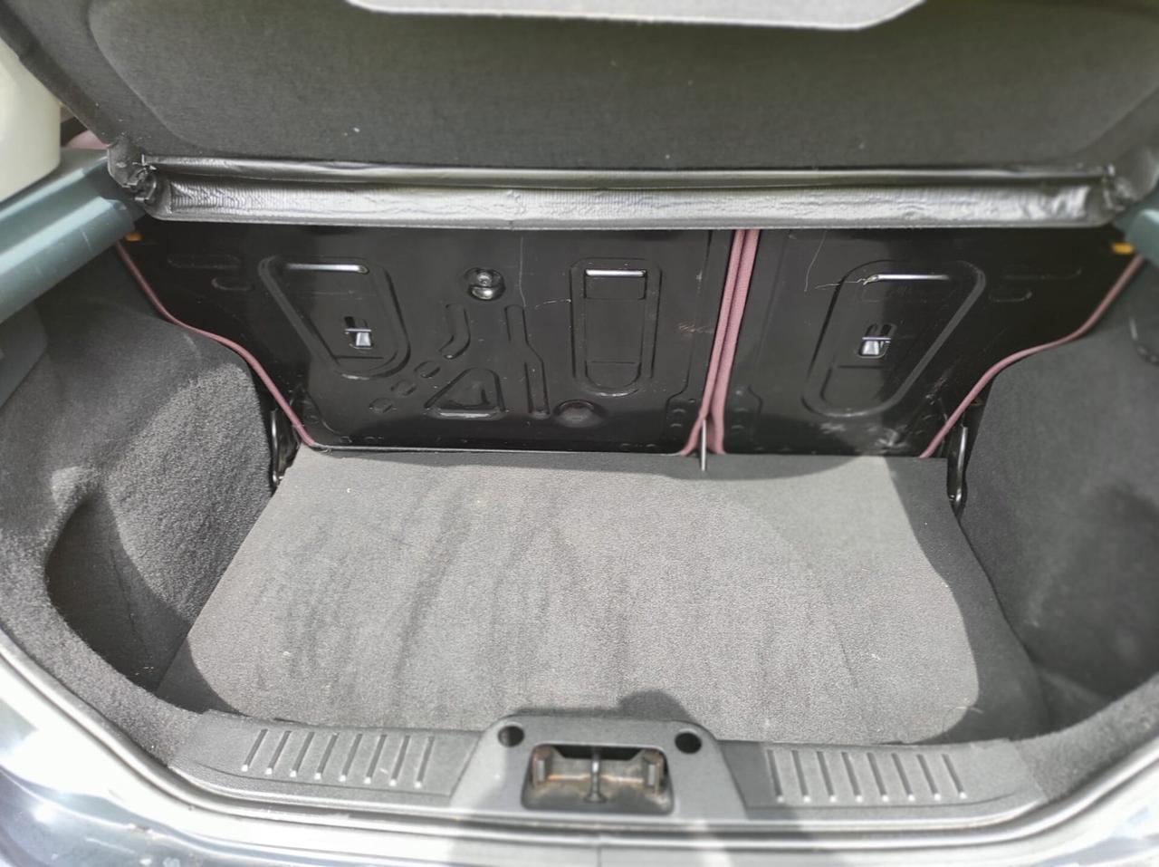 Ford Fiesta 1.4 TDCi 68CV 5 porte Titanium