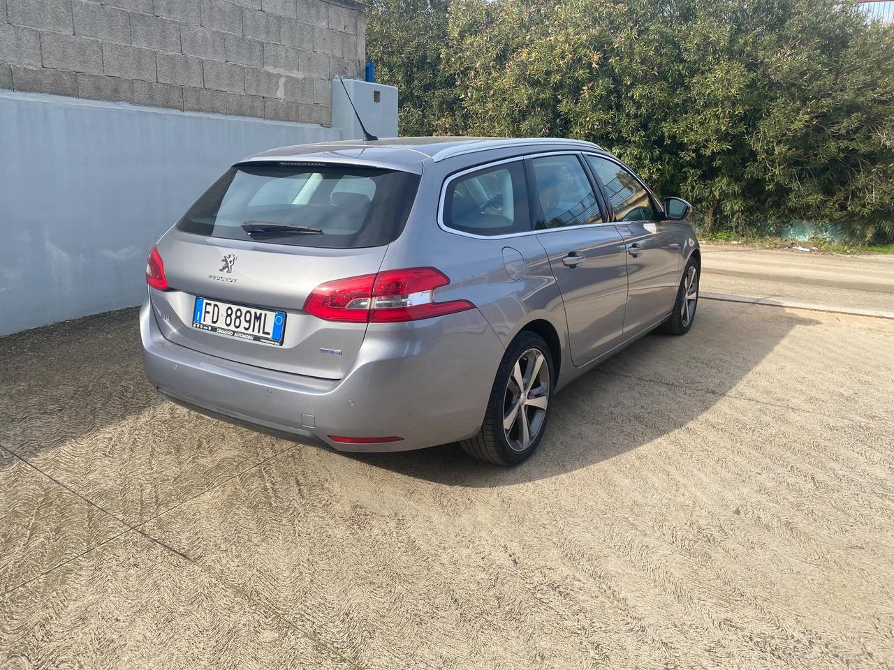 Peugeot 308 1.6 HDi 120 EAT6 SW Allure | 2016